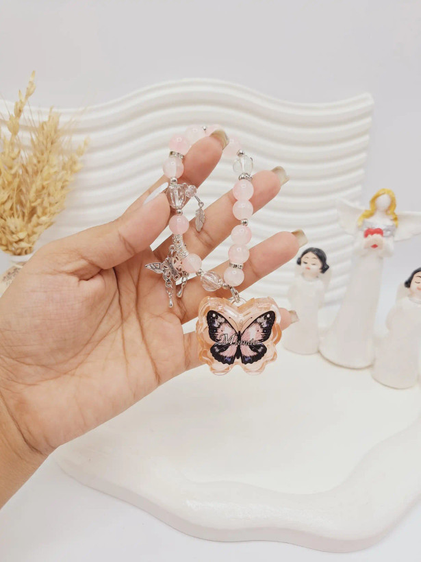 عطر صابونی مدل پروانه همراه دستبند مرواریدی